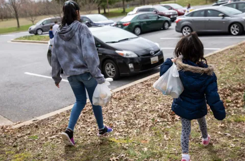 kids getting meals in Maryland during the coronavirus
